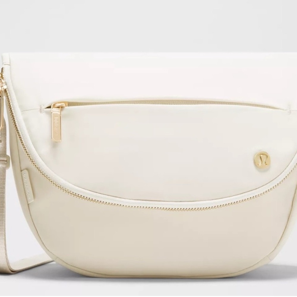 Lululemon Athletica festival bag